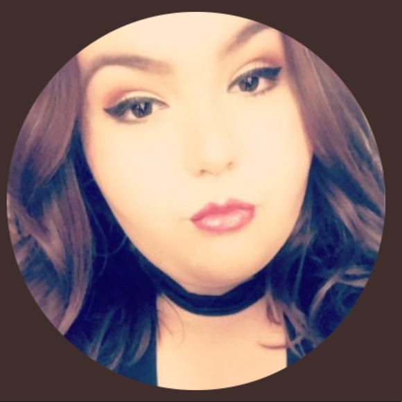 Meet your Posher, Katherine - Picture 1 of 3